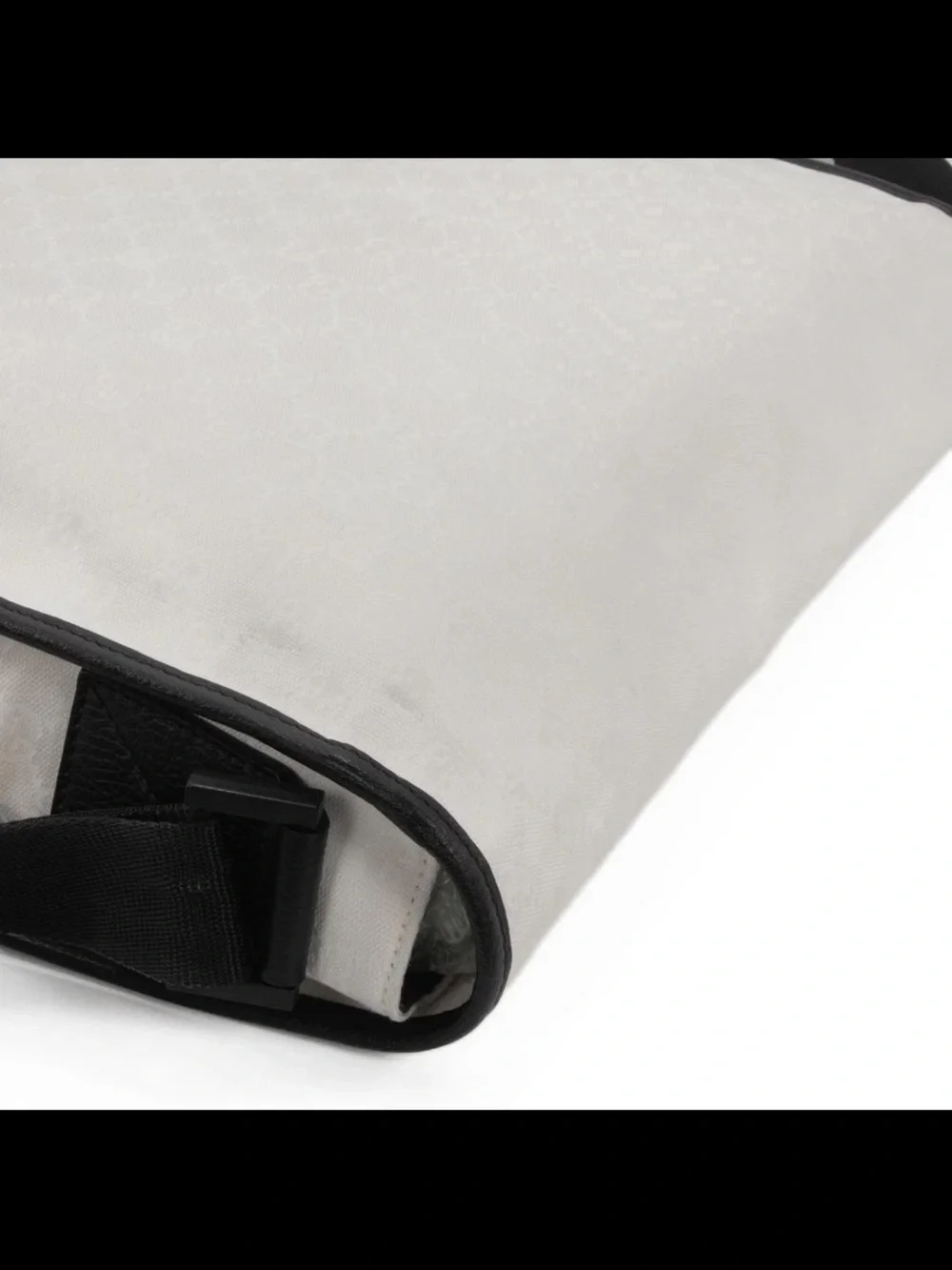 Gucci messenger bag
